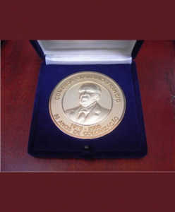 Medalhão - com Busto em Estojo